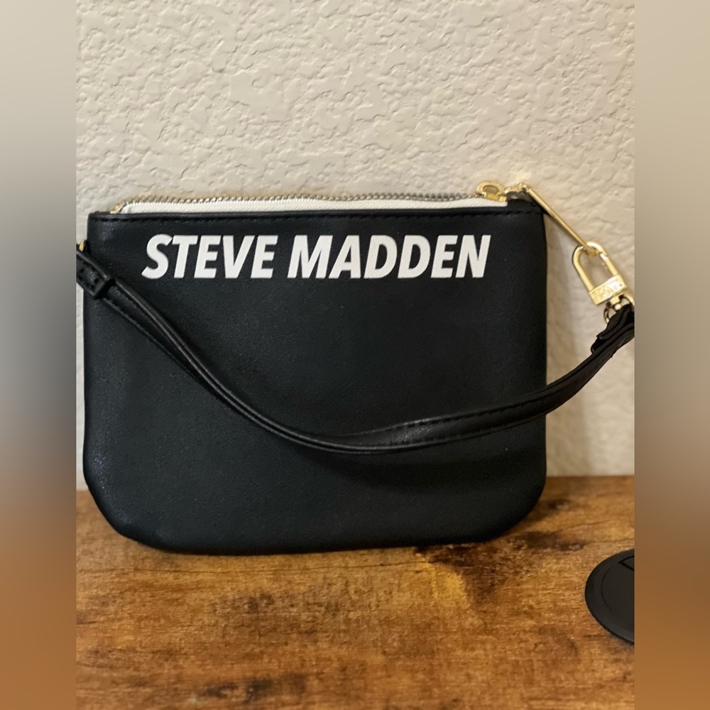 Steve Madden Black Wristlet Minimalist Design